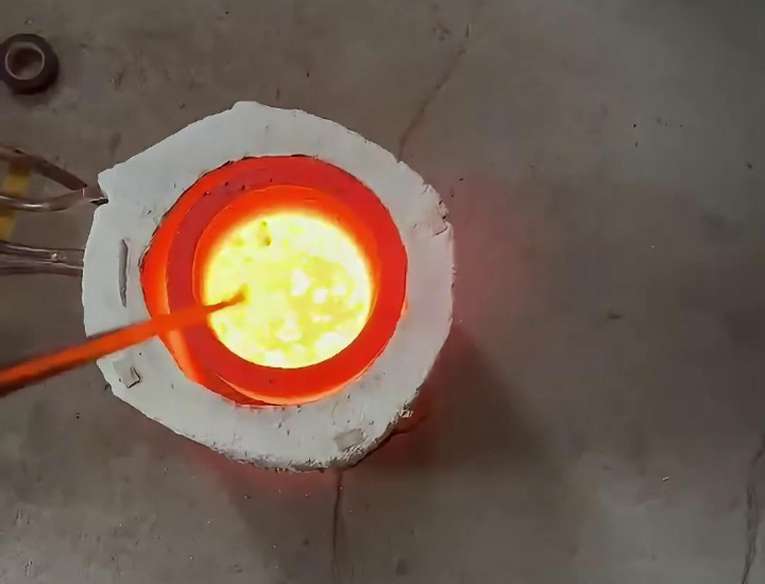 珠寶金銀首飾加工就用這款隻要220V的小型高頻熔煉爐