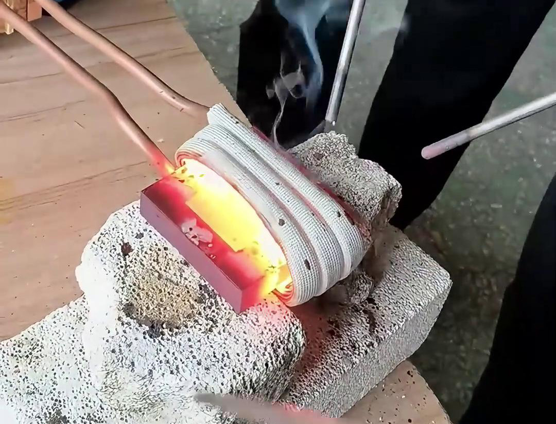 高頻焊機可以適用於各種金屬材料的焊接，包括鎢鋼合金等難焊材料