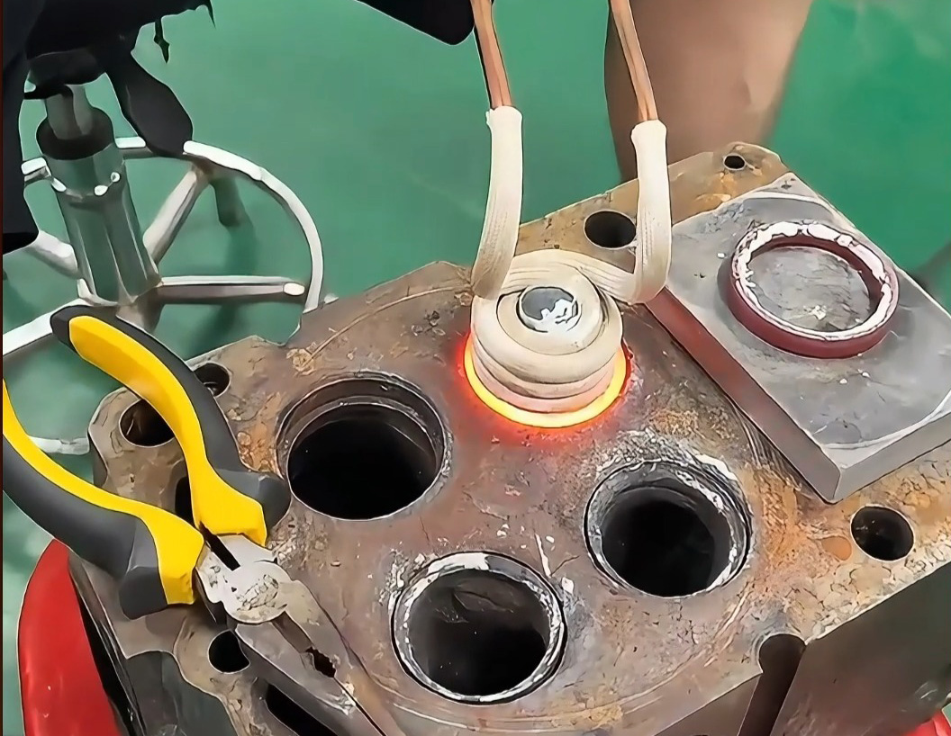 拆氣缸金屬圈還在硬撬氣割？2米手持高頻機3-5秒無