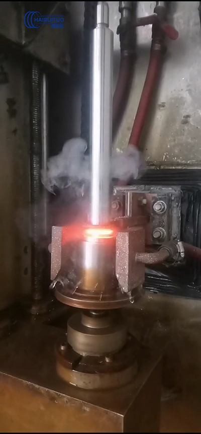 軸淬火用高頻淬火機床，瞬間900度