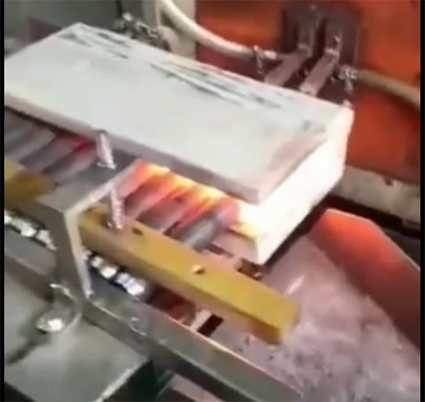鍛造加熱爐的電抗器在負載路中有多種連接方式(圖1)