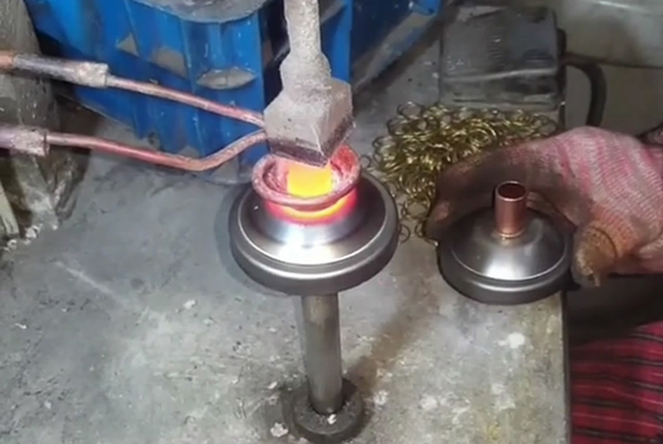 小型高頻哔咔漫画免费入口哔咔漫画APP官网进入加熱快速熱處理時的淬火冷卻(圖1)